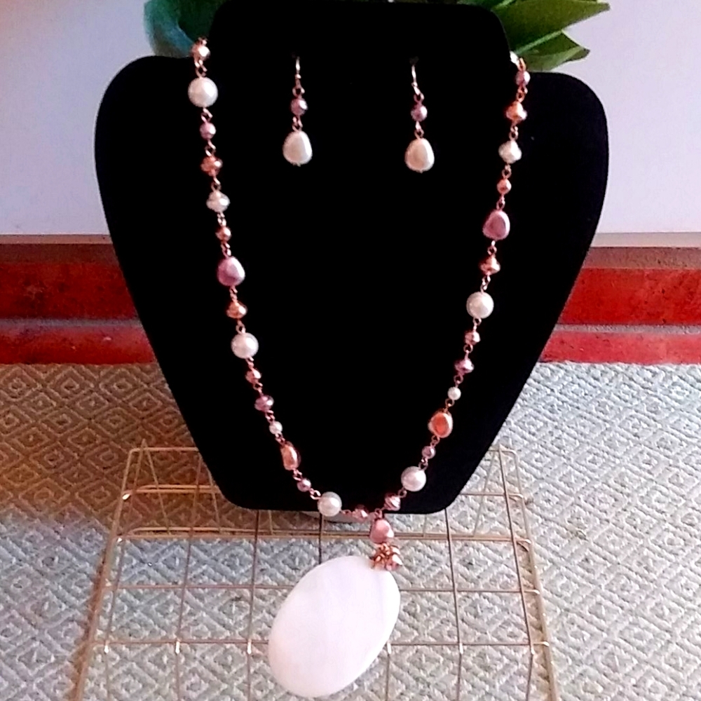 Beautiful pink and purple necklace earring set